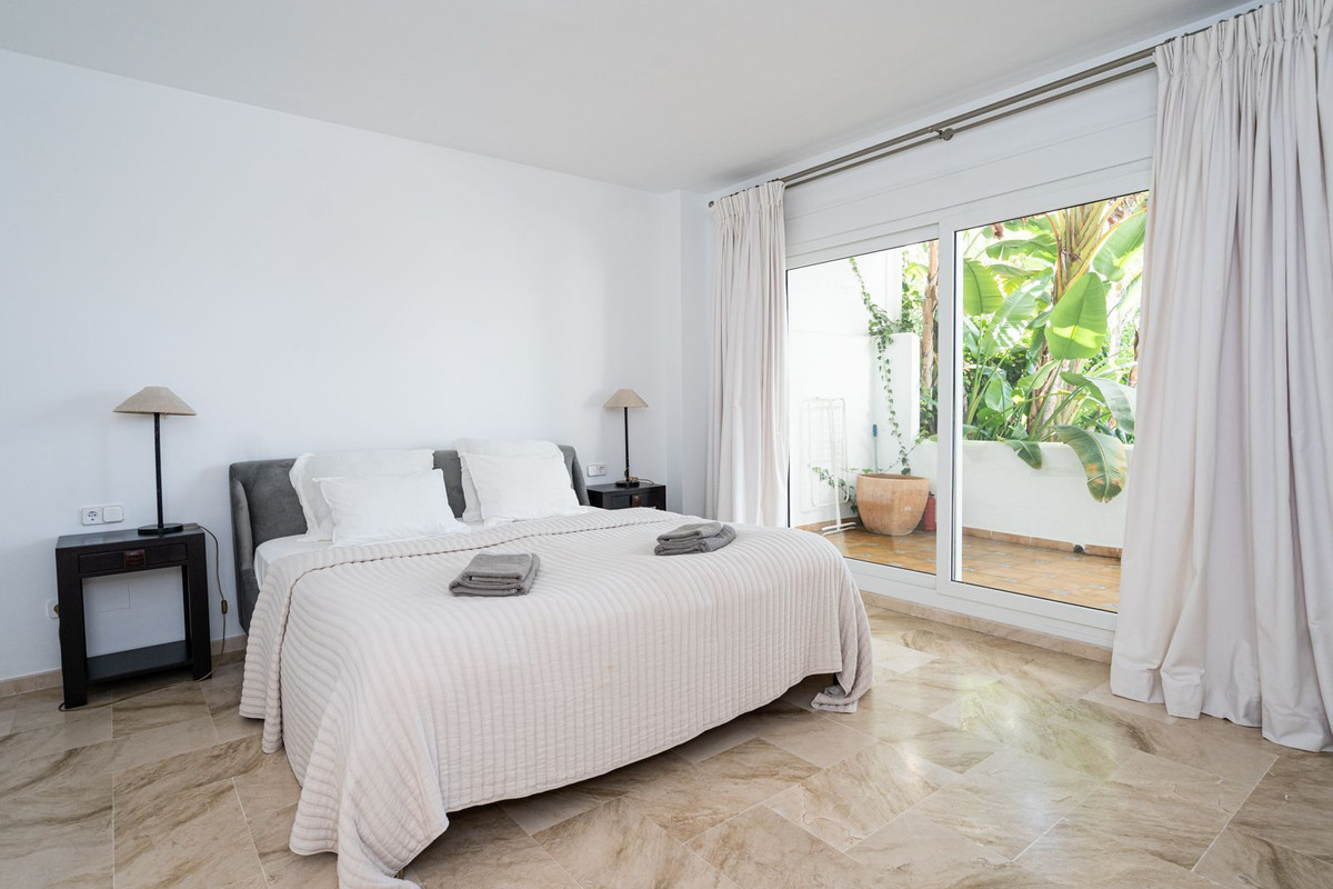 3 Bedroom Apartment for Sale in Marbella — view 19