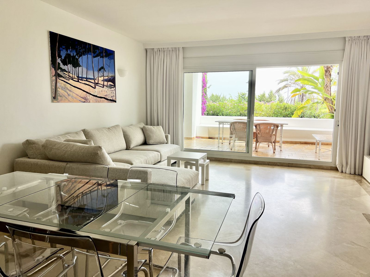 3 Bedroom Apartment for Sale in Marbella — view 6