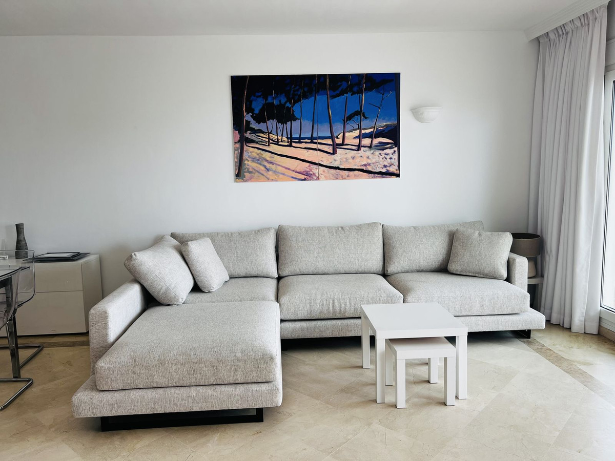 3 Bedroom Apartment for Sale in Marbella — view 10