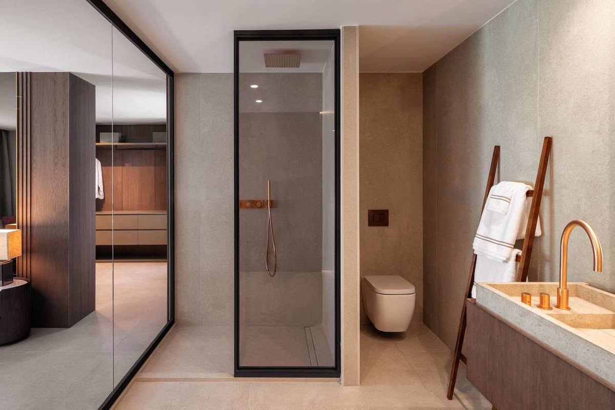 4 Bedroom Apartment for Sale in The Golden Mile — view 17