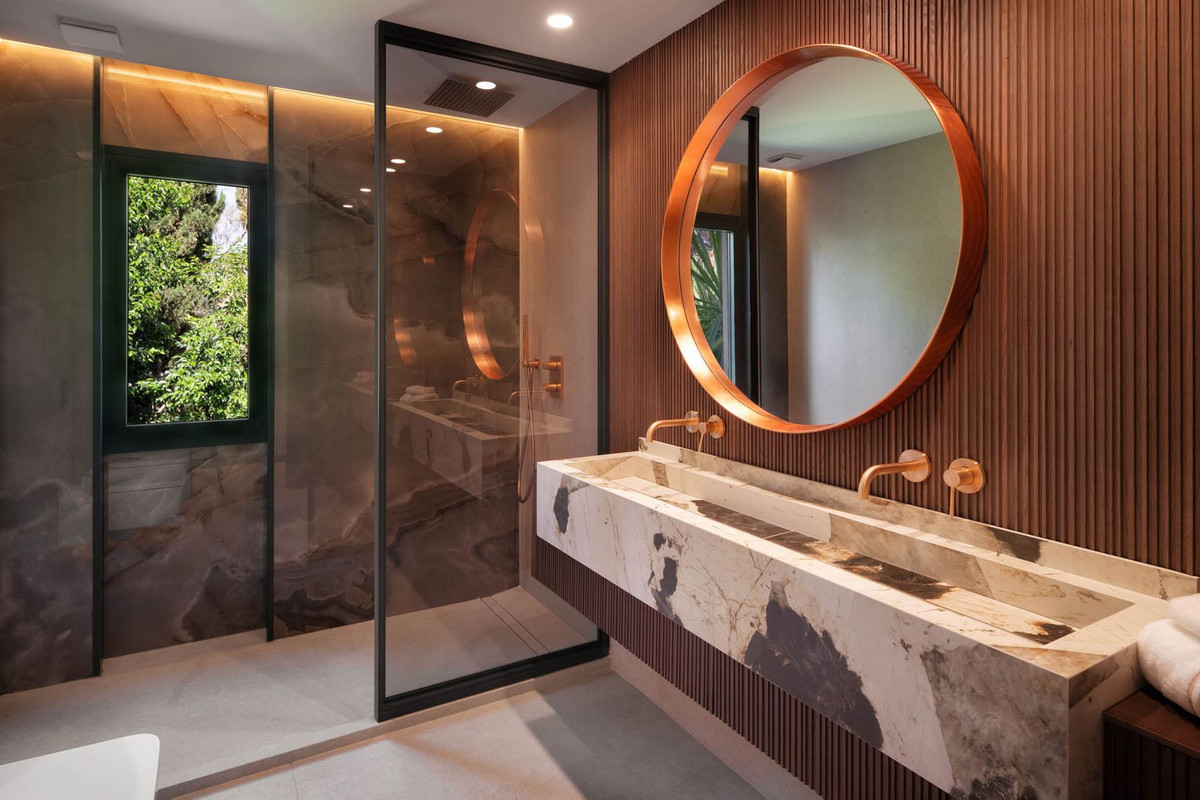 4 Bedroom Apartment for Sale in The Golden Mile — 4
