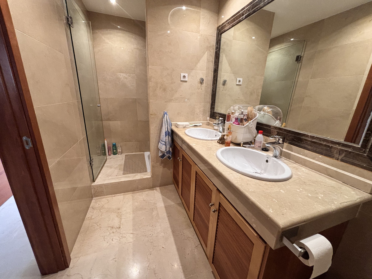 3 Bedroom Villa for Sale in Estepona — view 16