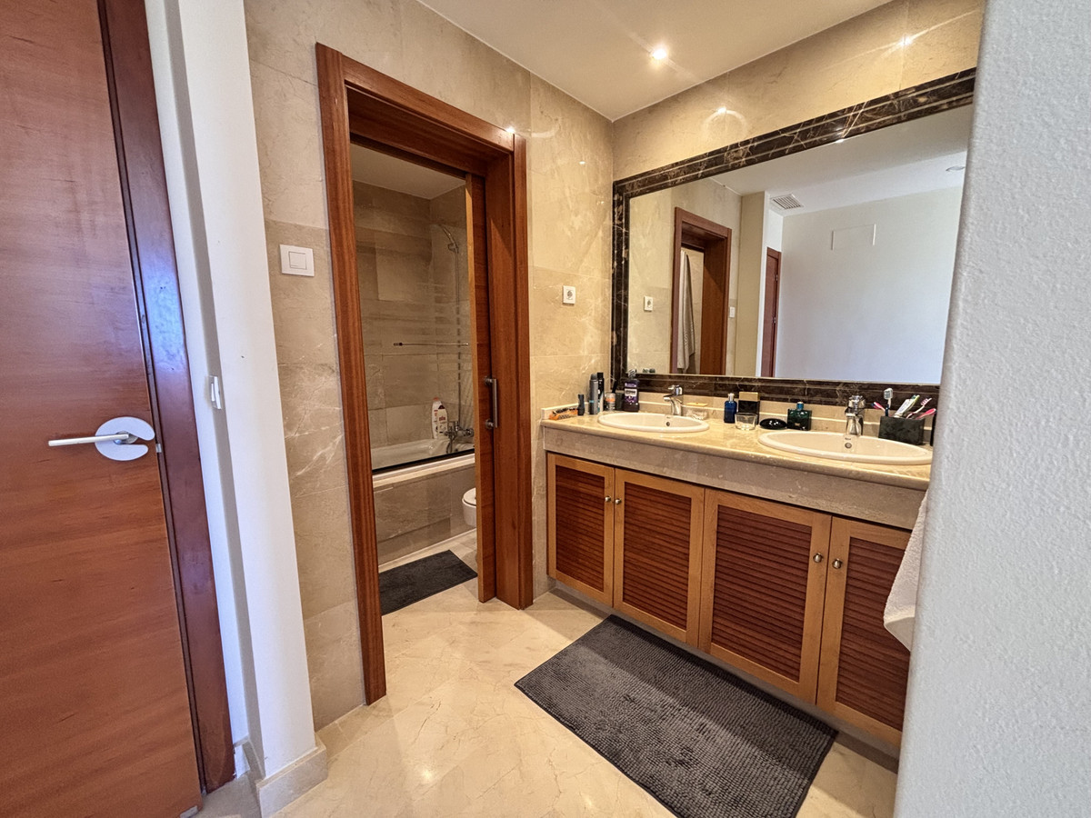 3 Bedroom Villa for Sale in Estepona — view 17