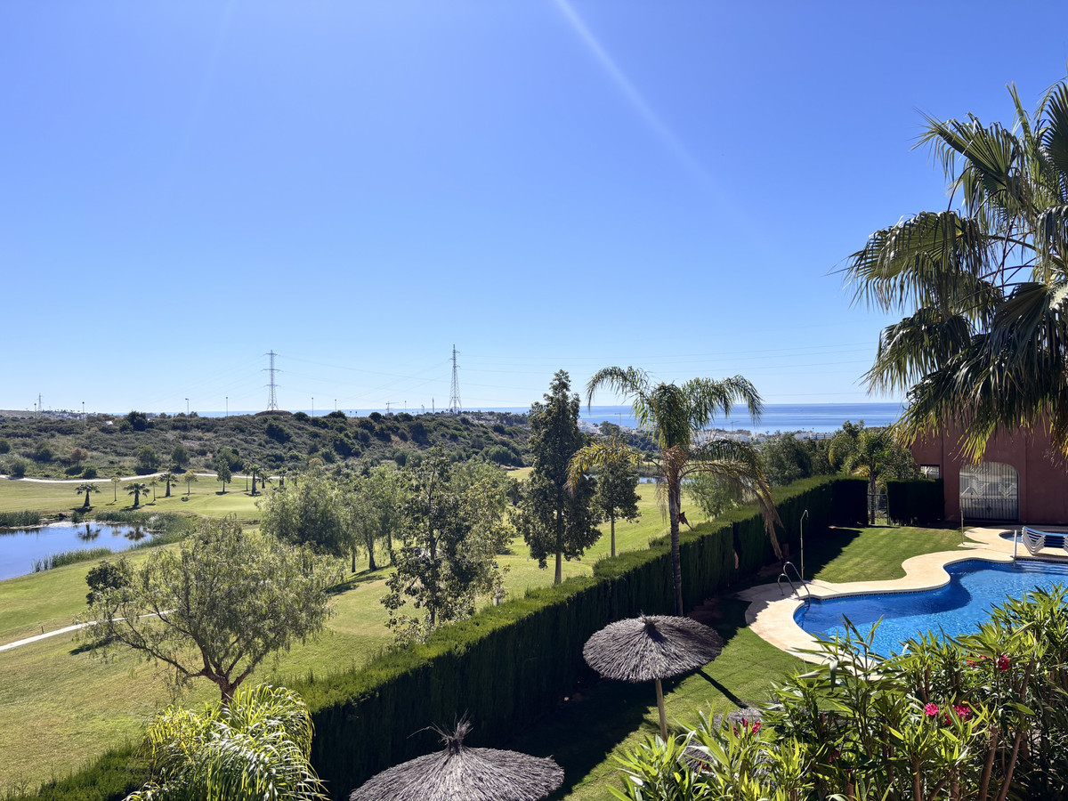 3 Bedroom Villa for Sale in Estepona — view 4