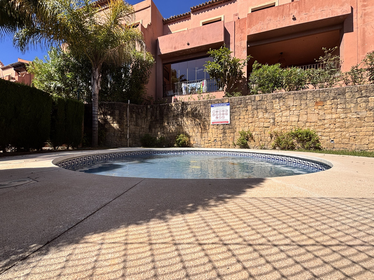 3 Bedroom Villa for Sale in Estepona — view 6