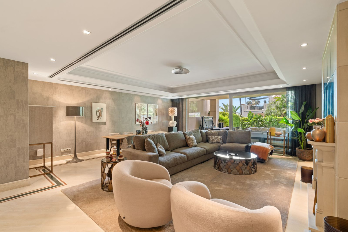 4 Bedroom Villa for Sale in Sierra Blanca — 2