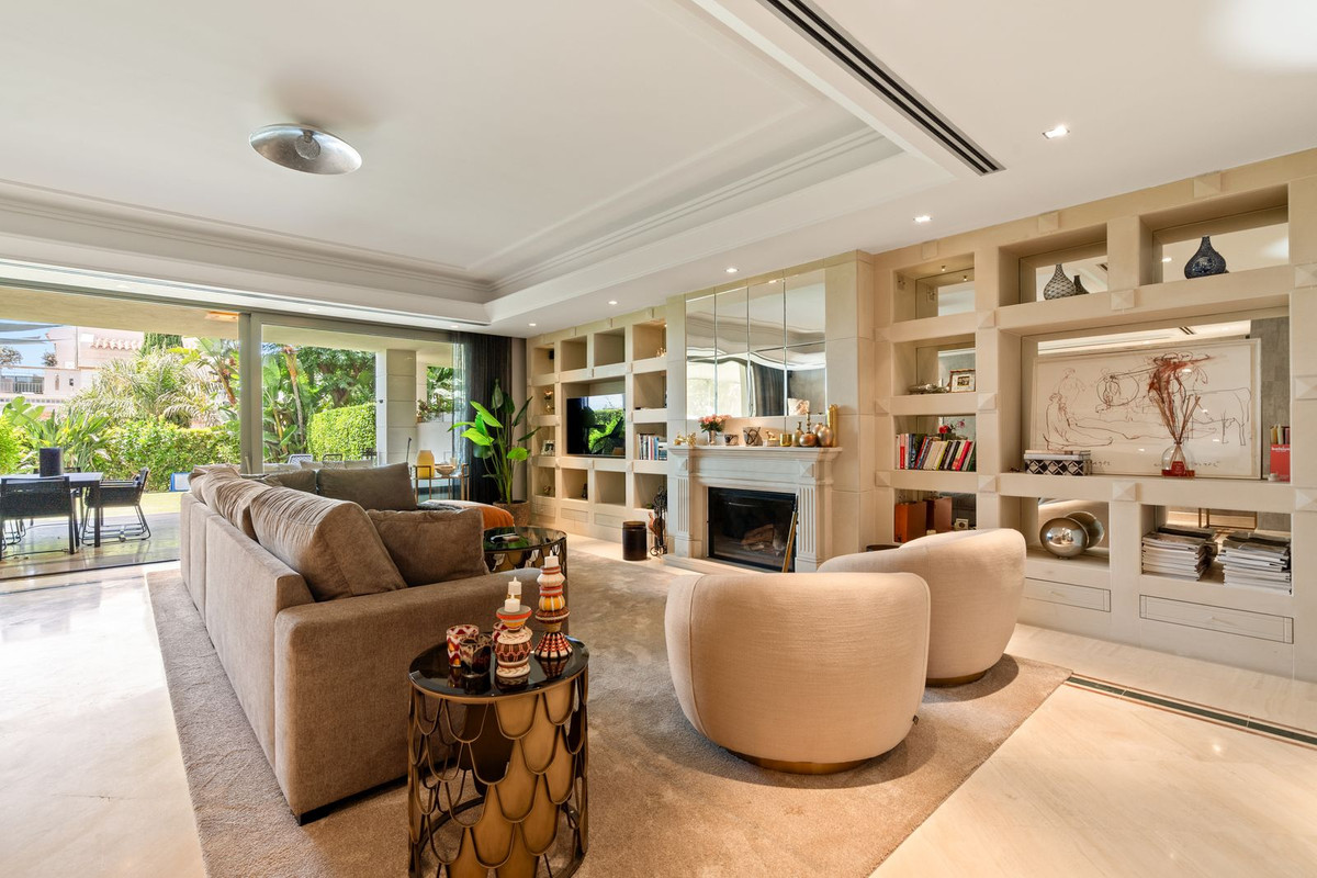 4 Bedroom Villa for Sale in Sierra Blanca — 6
