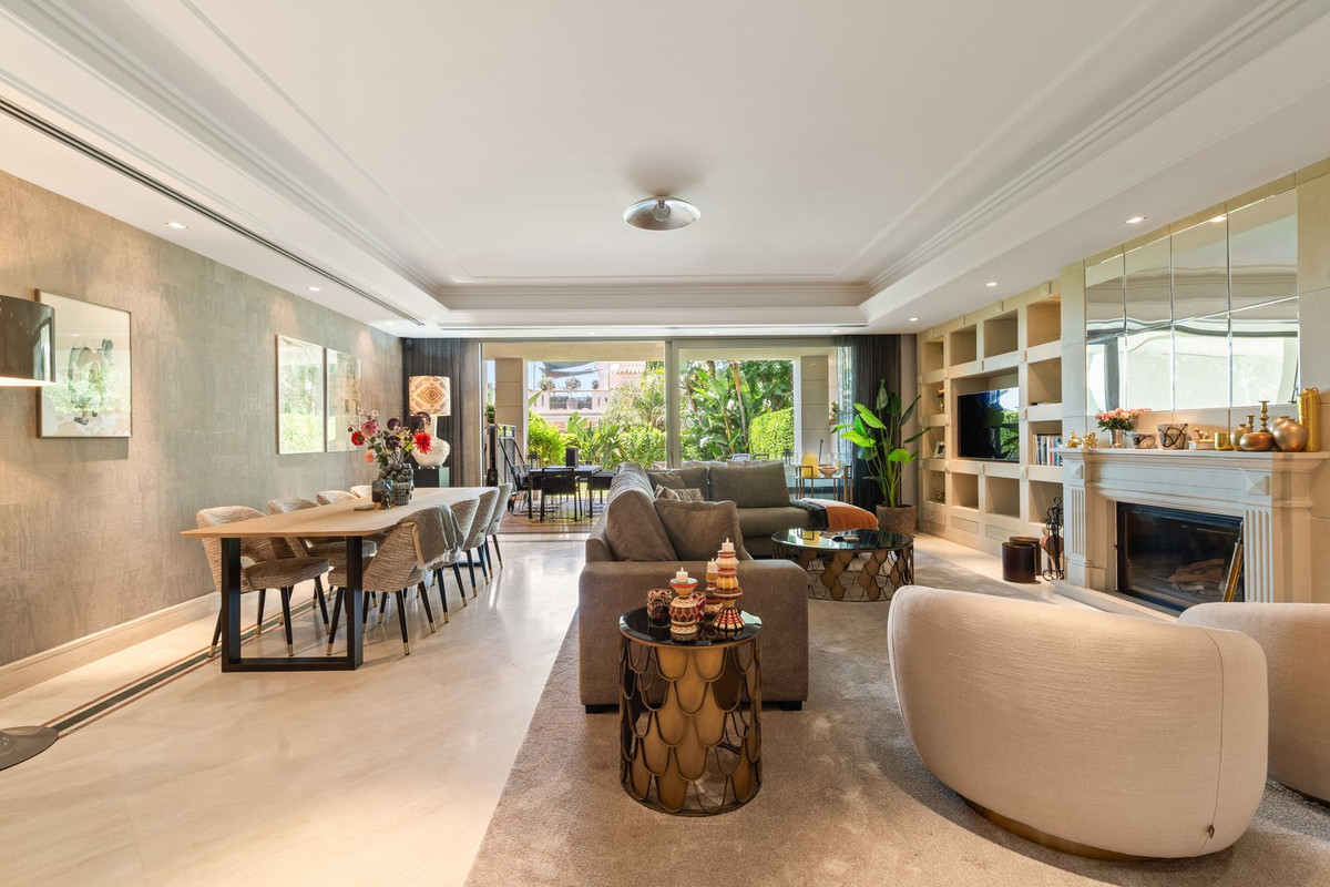 4 Bedroom Villa for Sale in Sierra Blanca — 7