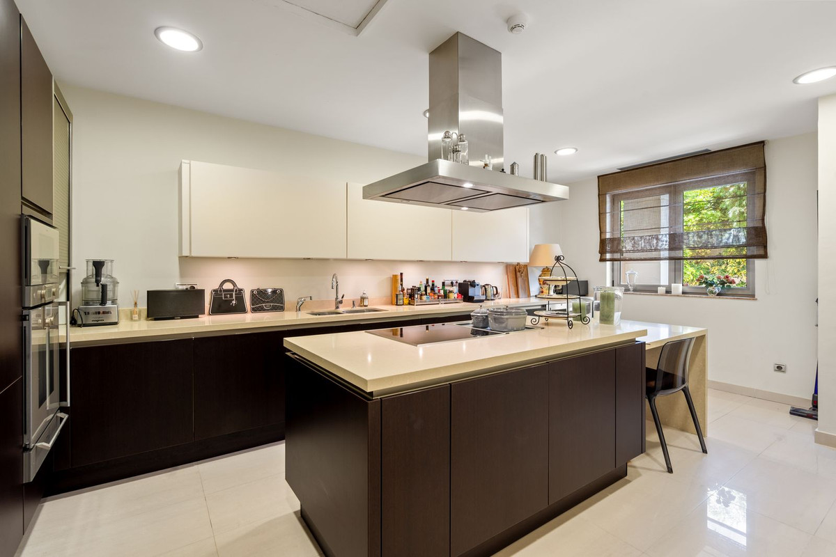 4 Bedroom Villa for Sale in Sierra Blanca — 9