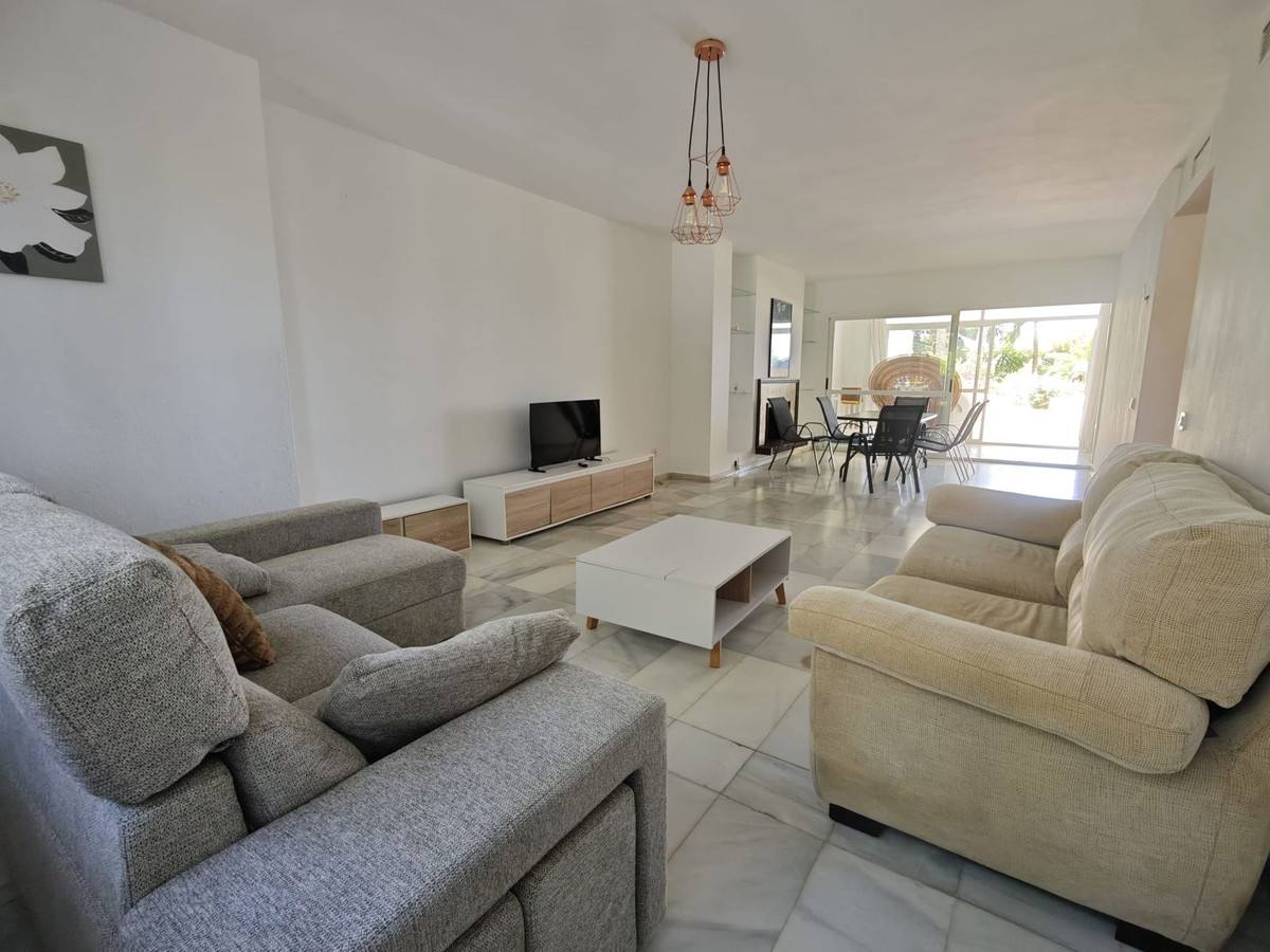 3 Bedroom Apartment for Sale in Marbella — view 16