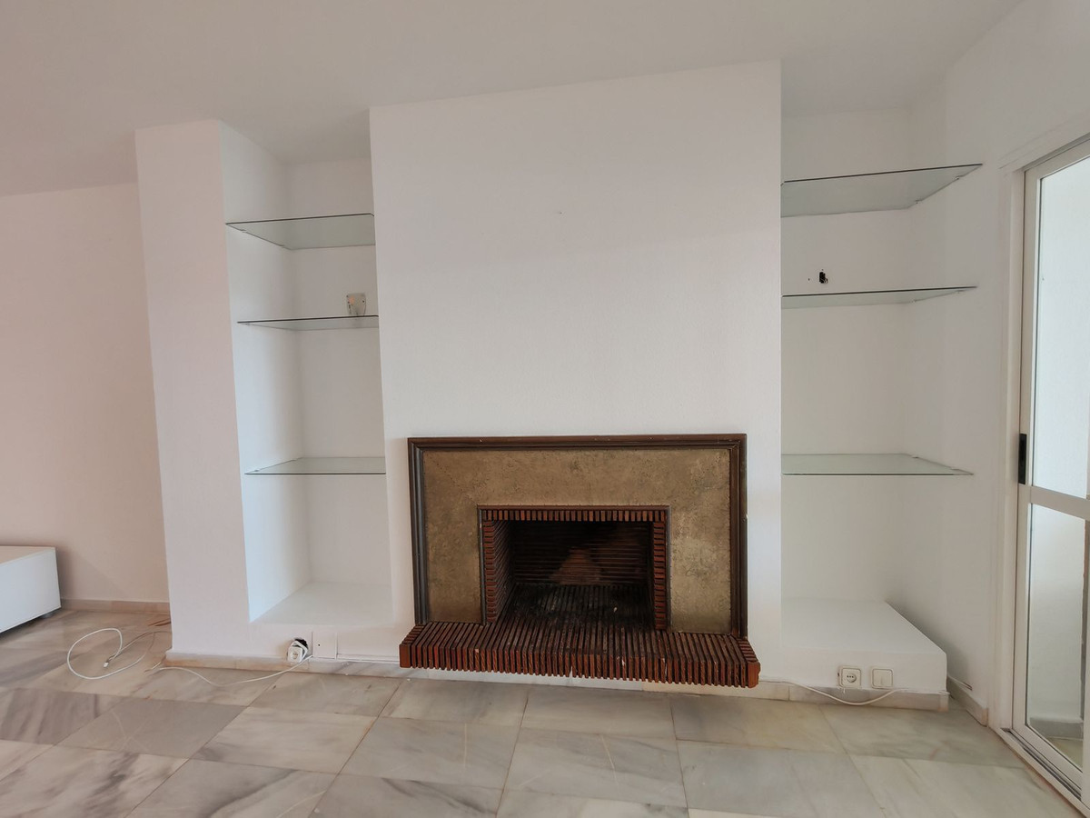 3 Bedroom Apartment for Sale in Marbella — view 17