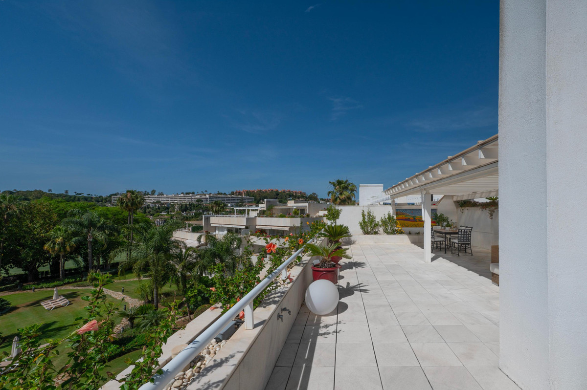 4 Bedroom Apartment for Sale in Nueva Andalucía — view 13