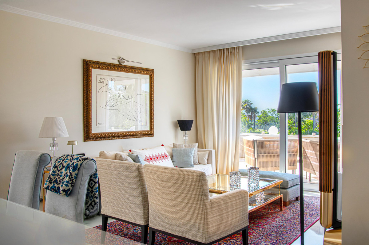 4 Bedroom Apartment for Sale in Nueva Andalucía — view 19
