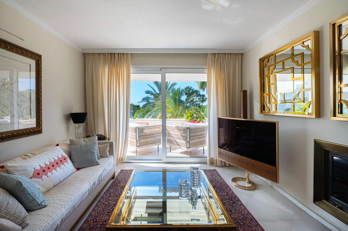 4 Bedroom Apartment for Sale in Nueva Andalucía — view 20