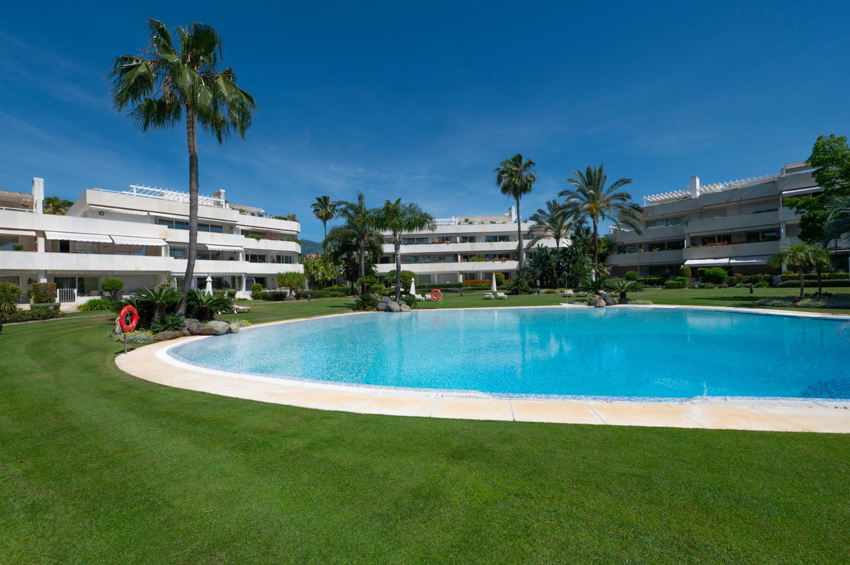 4 Bedroom Apartment for Sale in Nueva Andalucía — view 5