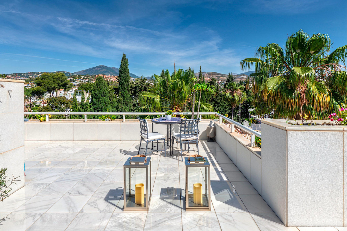 4 Bedroom Apartment for Sale in Nueva Andalucía — view 9