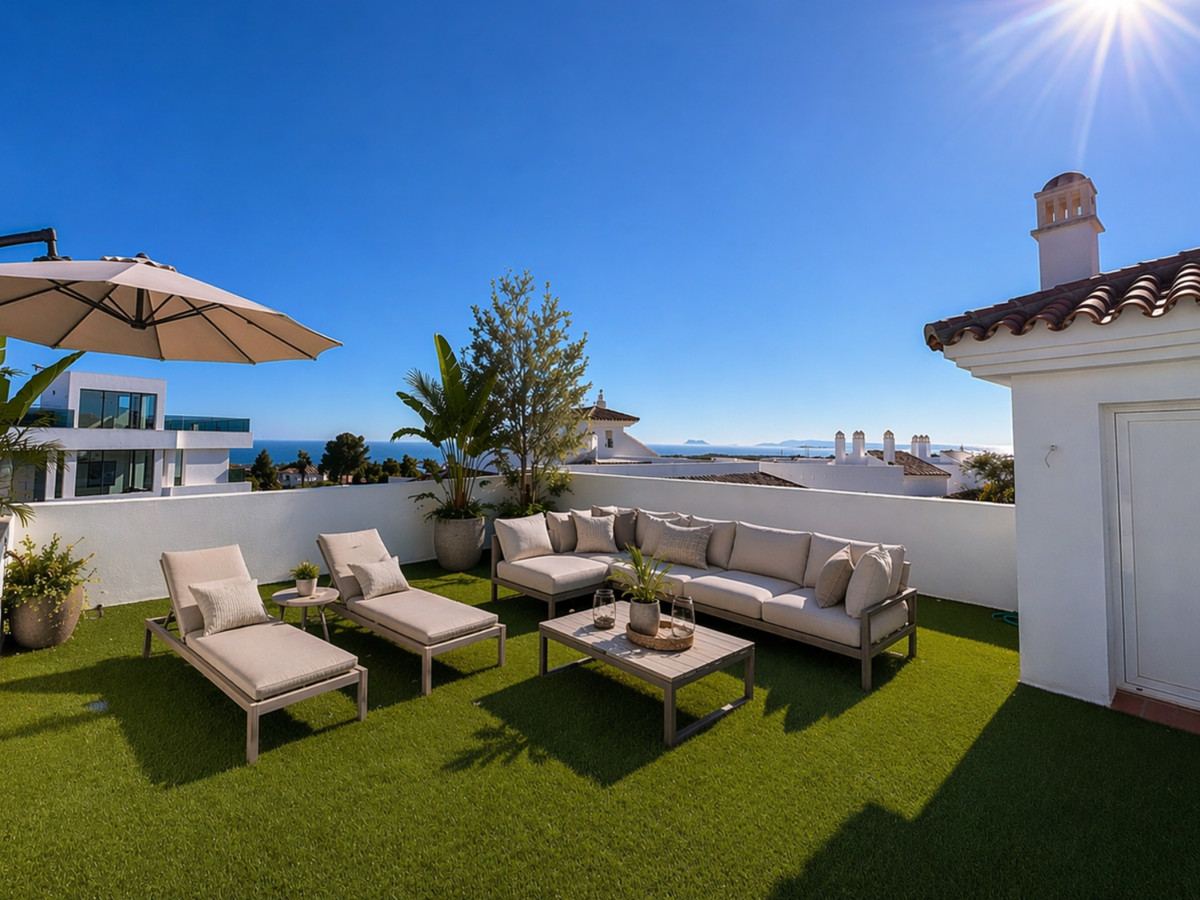 2 Bedroom Apartment for Sale in Benahavís