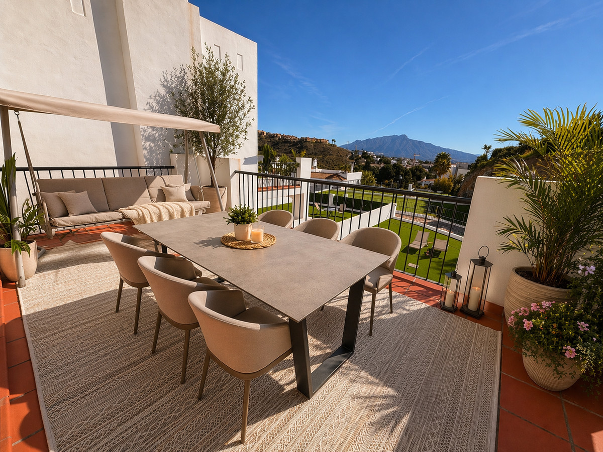 2 Bedroom Apartment for Sale in Benahavís — 2