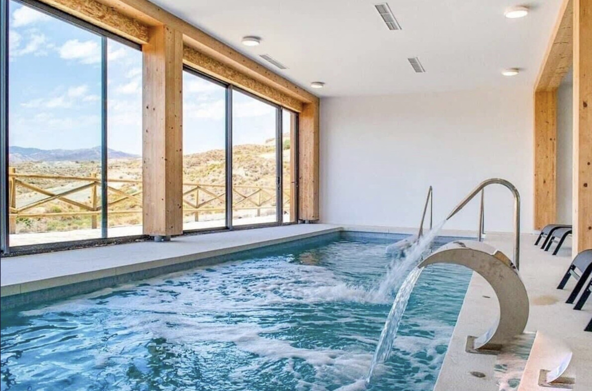 2 Bedroom Apartment for Sale in Benahavís — view 13