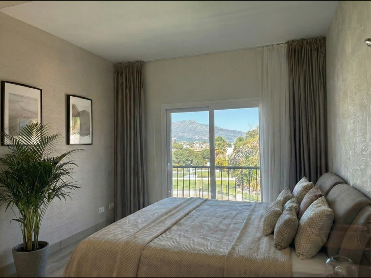 2 Bedroom Apartment for Sale in Benahavís — 9