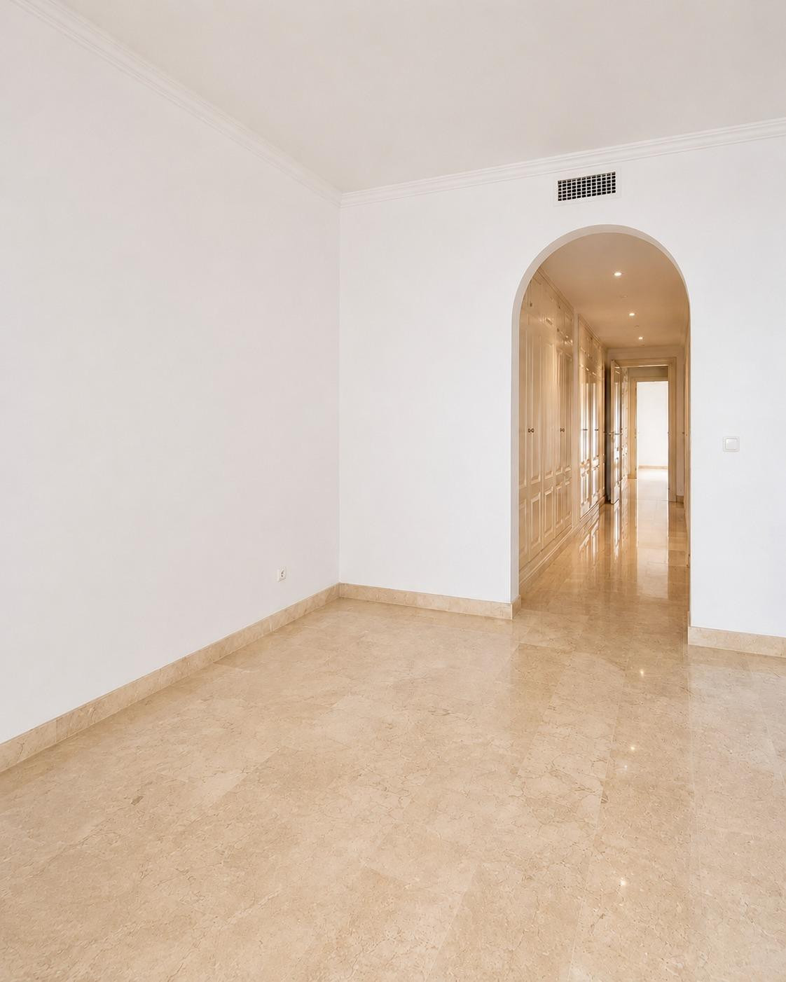 3 Bedroom Apartment for Sale in Nagüeles — view 19