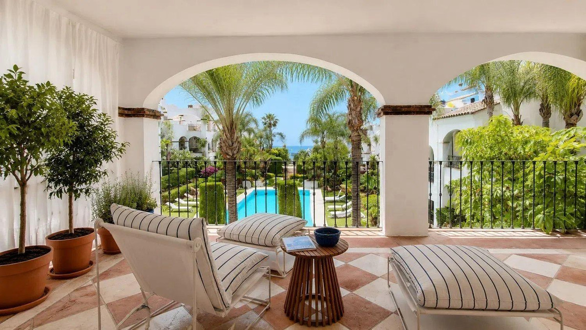 3 Bedroom Apartment for Sale in Nagüeles — 4