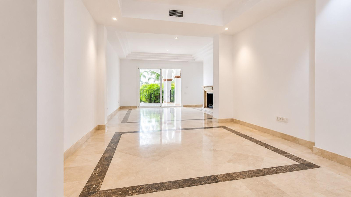 3 Bedroom Apartment for Sale in Nagüeles — 6