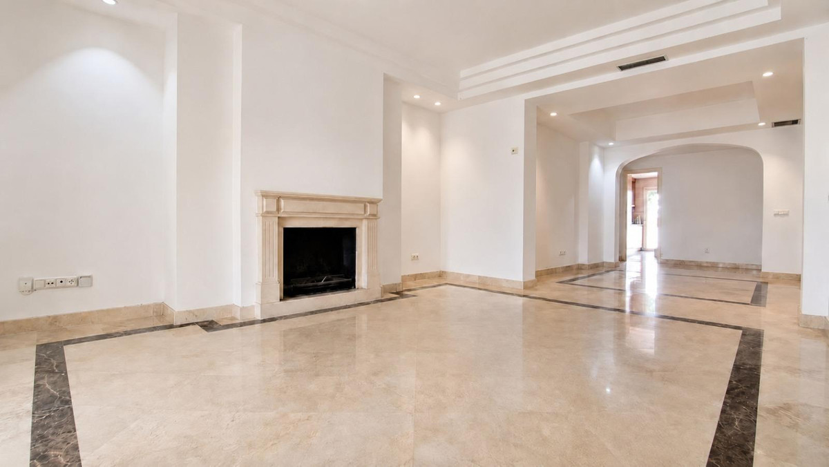 3 Bedroom Apartment for Sale in Nagüeles — 7