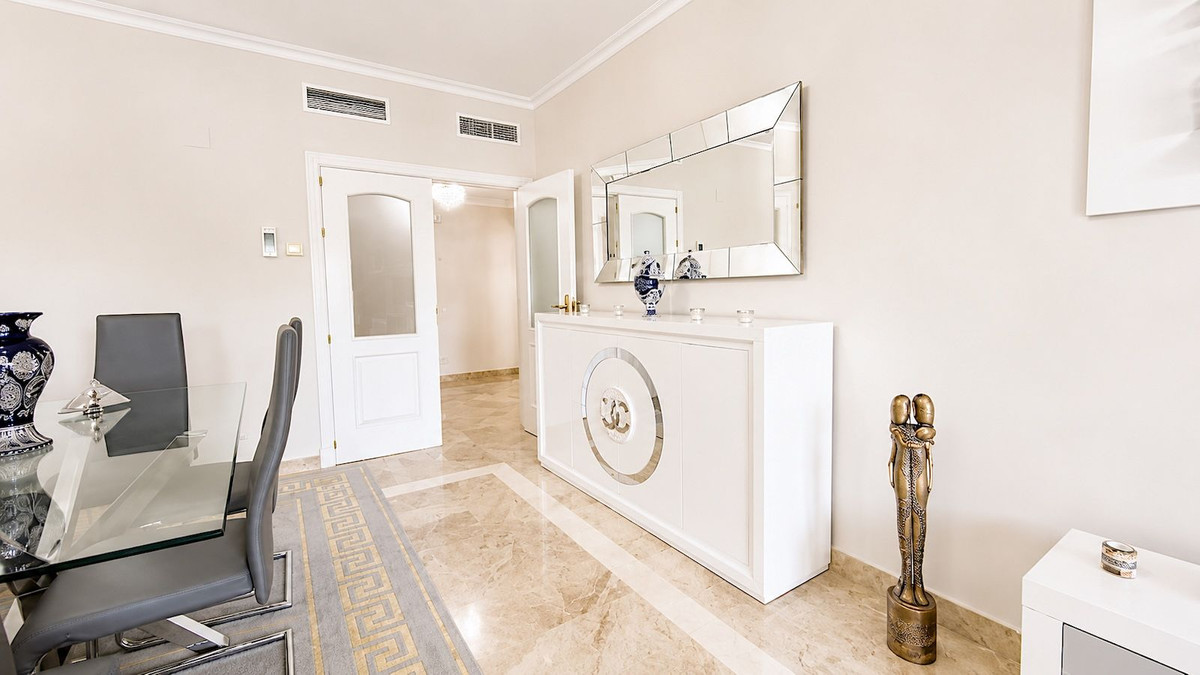 2 Bedroom Apartment for Sale in San Pedro de Alcántara — view 11