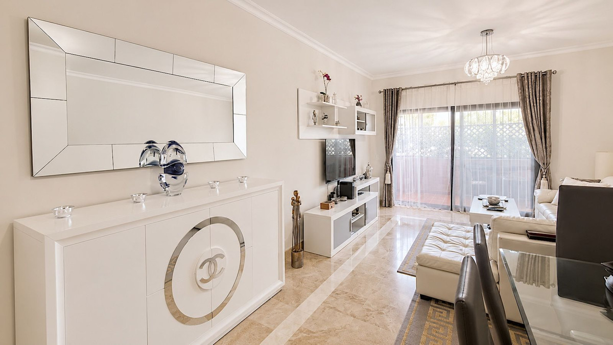2 Bedroom Apartment for Sale in San Pedro de Alcántara — view 14