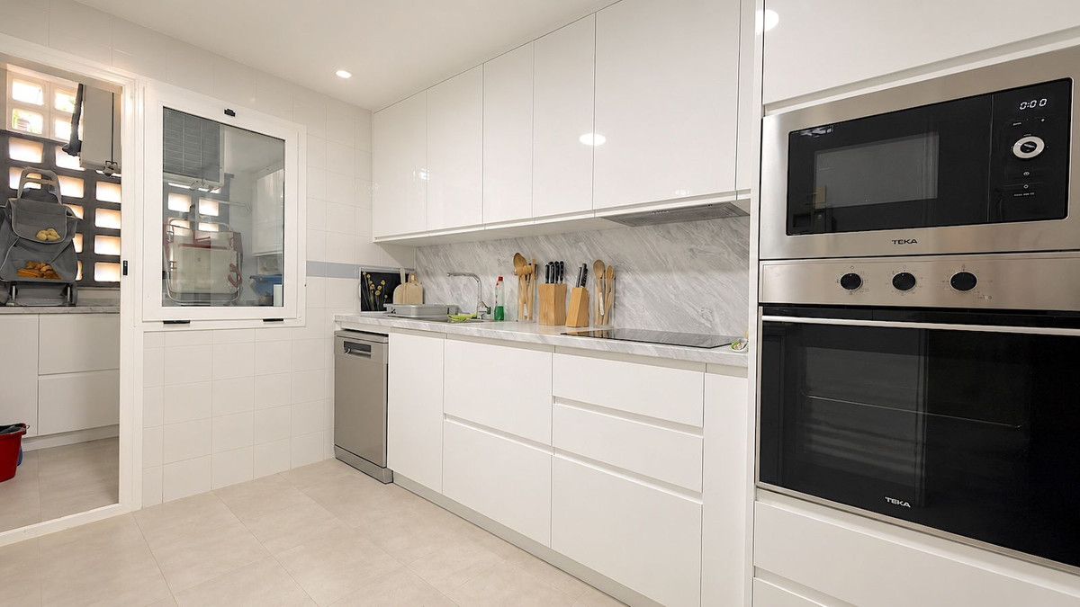 2 Bedroom Apartment for Sale in San Pedro de Alcántara — view 15