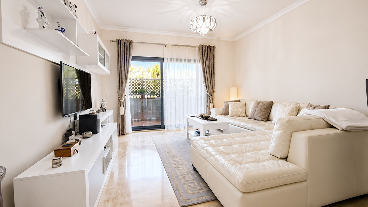2 Bedroom Apartment for Sale in San Pedro de Alcántara — view 10