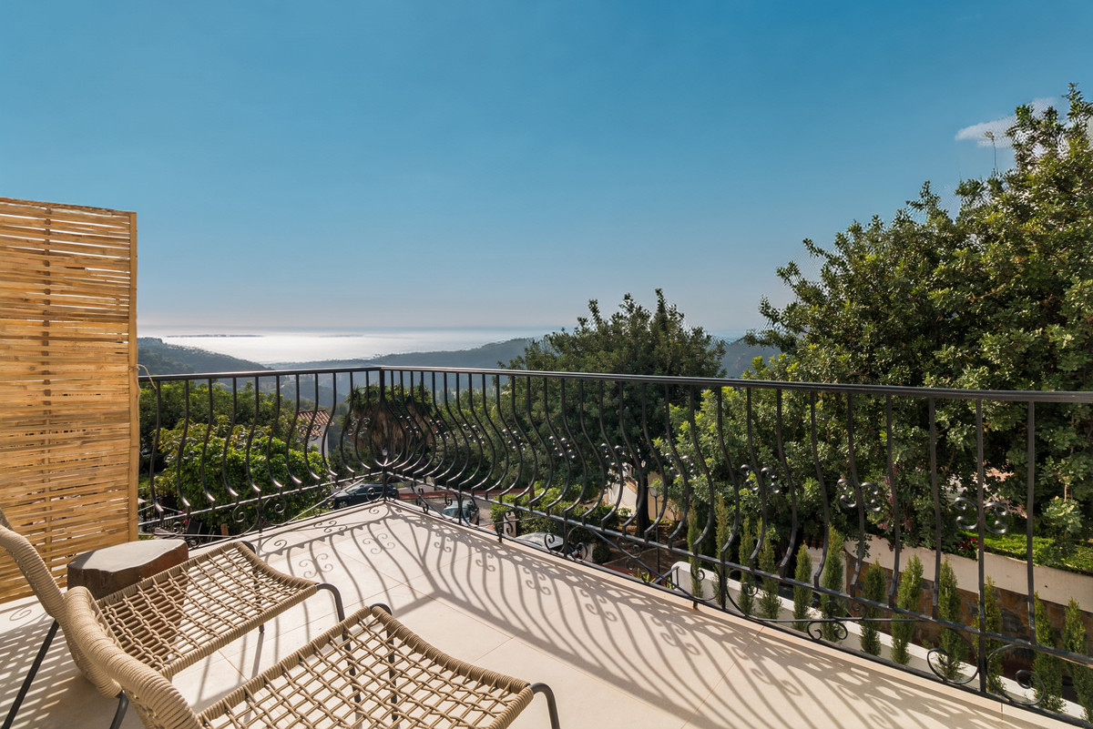 2 Bedroom Villa for Sale in Istán — 2