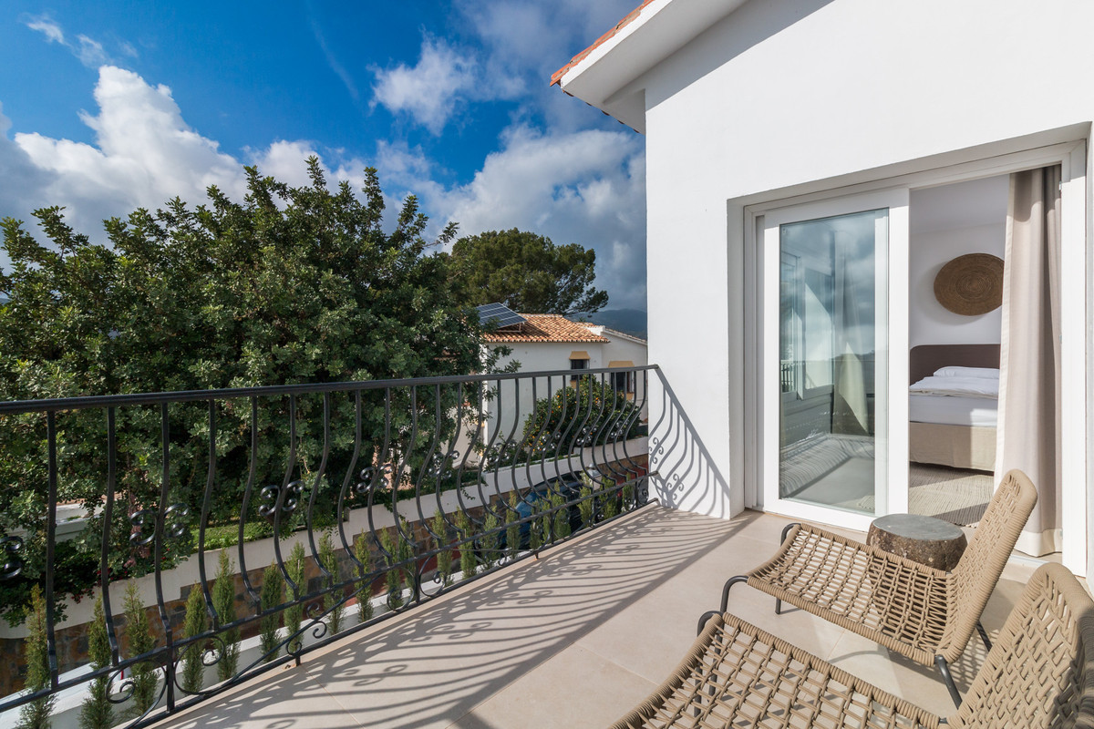2 Bedroom Villa for Sale in Istán — view 12
