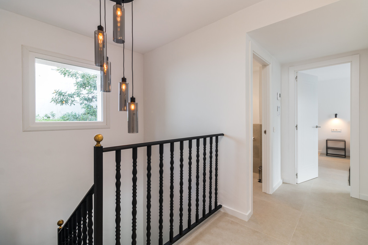 2 Bedroom Villa for Sale in Istán — view 14