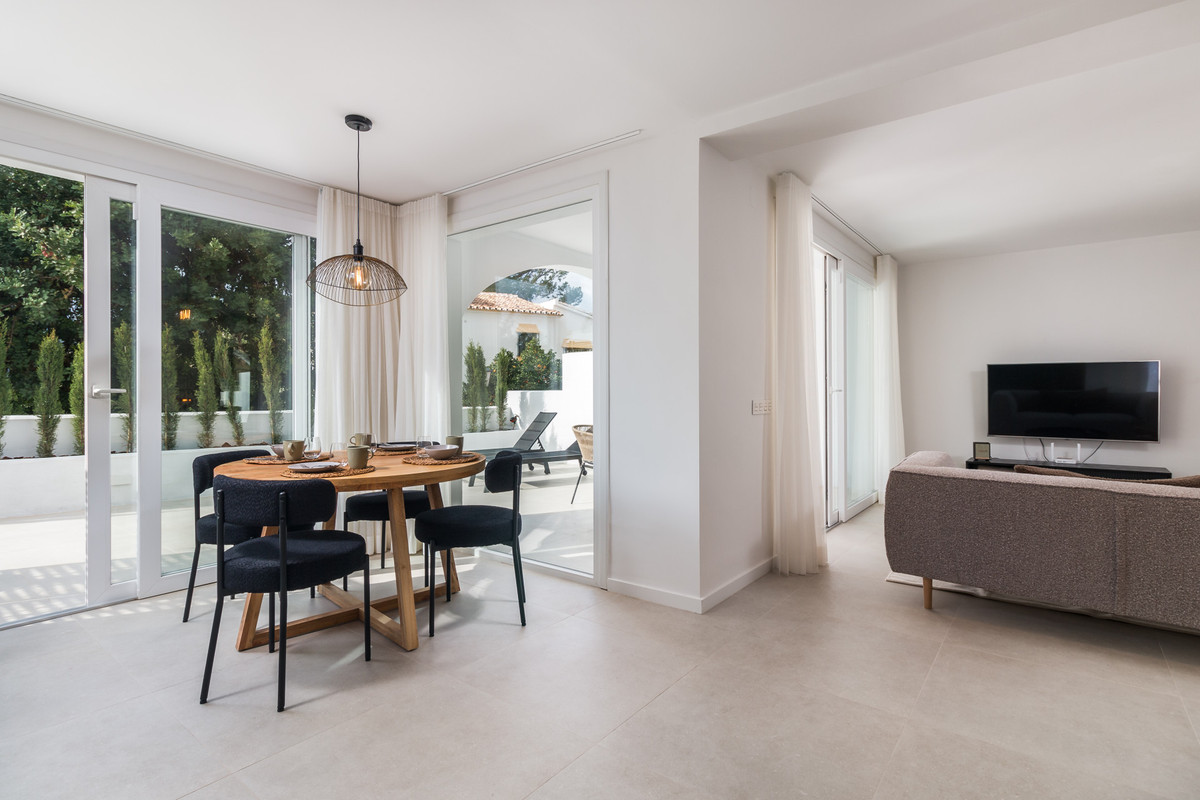 2 Bedroom Villa for Sale in Istán — view 16