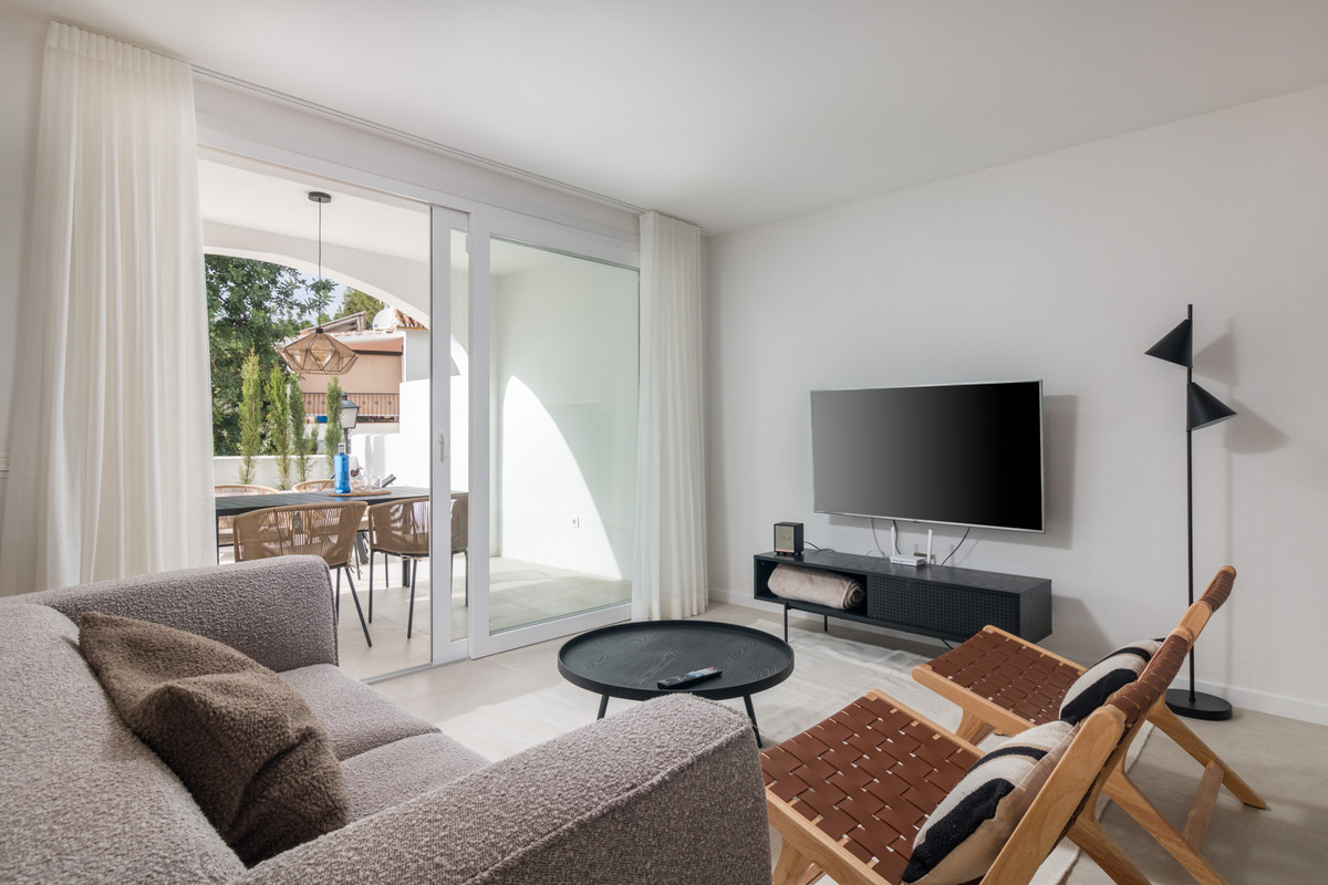 2 Bedroom Villa for Sale in Istán — view 18