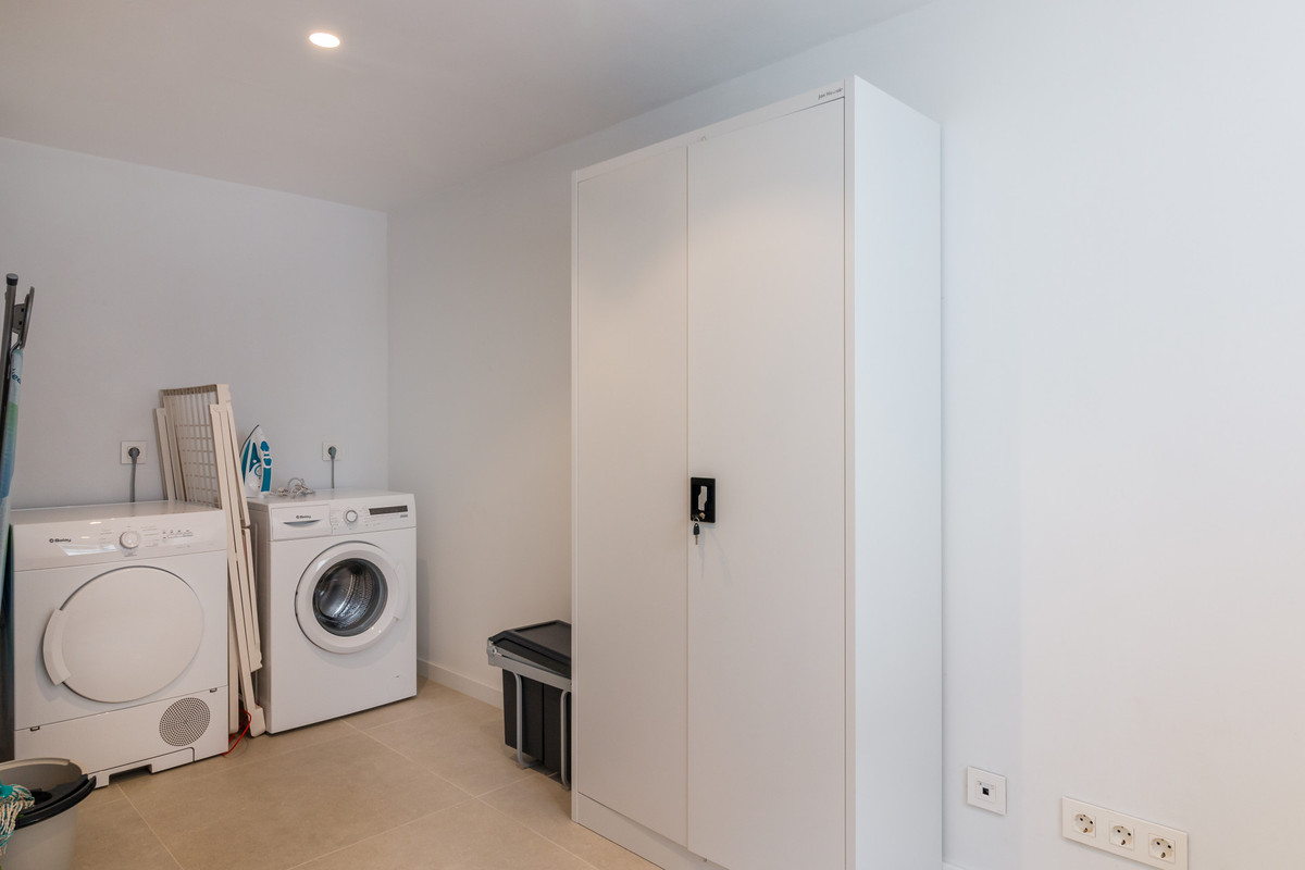 2 Bedroom Villa for Sale in Istán — view 19