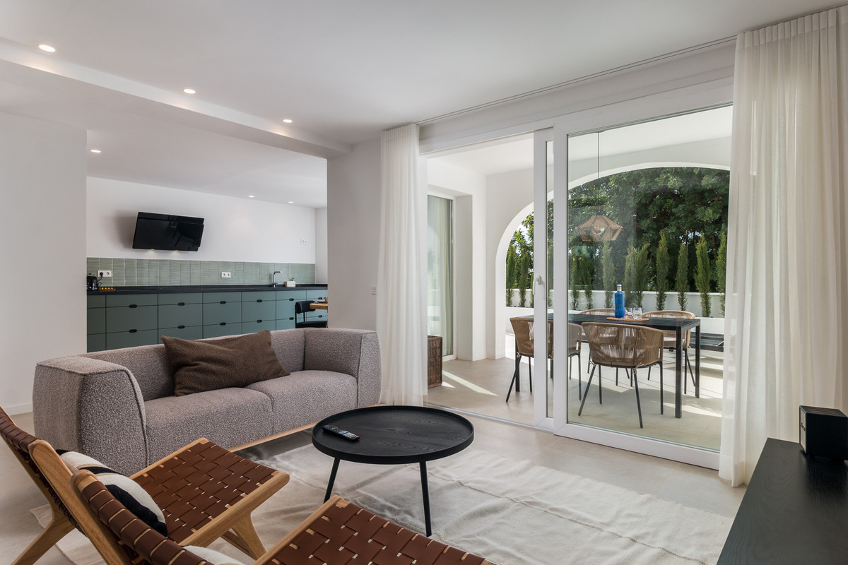2 Bedroom Villa for Sale in Istán — 3