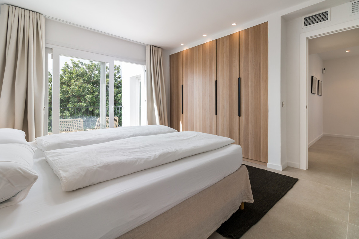 2 Bedroom Villa for Sale in Istán — view 10