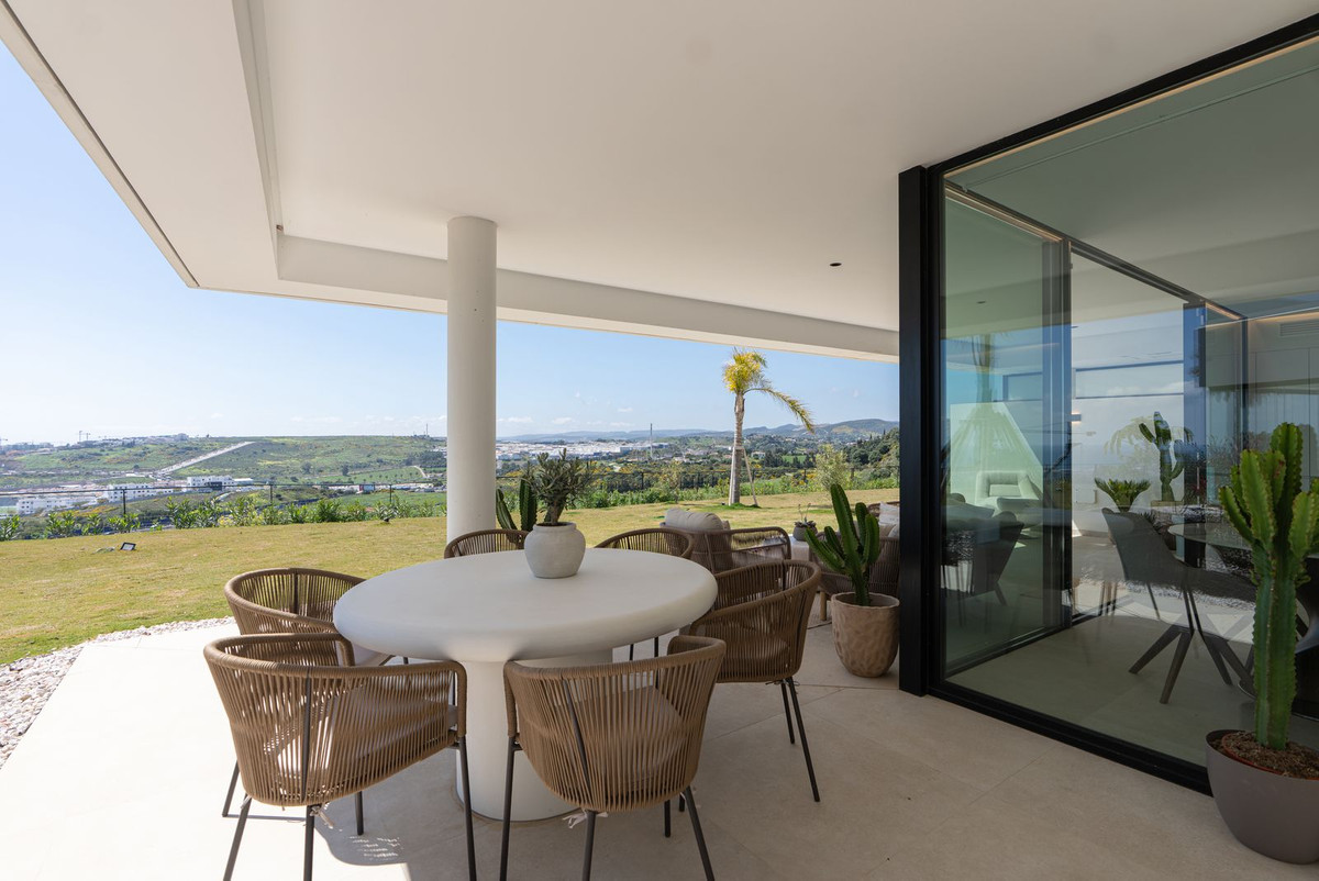 3 Bedroom Apartment for Sale in Estepona