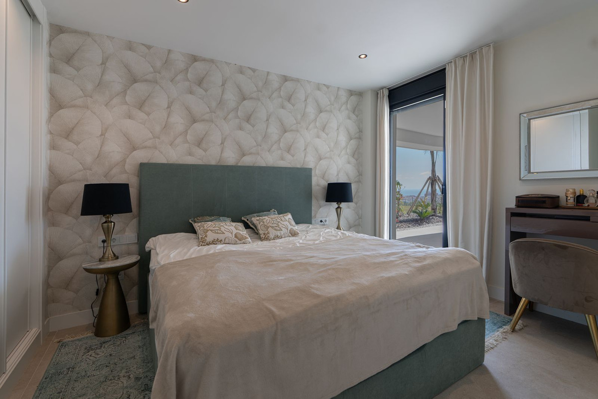 3 Bedroom Apartment for Sale in Estepona — view 10