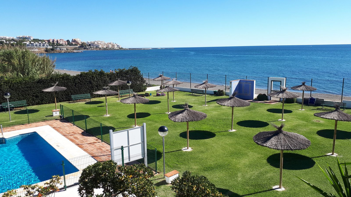 2 Bedroom Apartment for Sale in Estepona