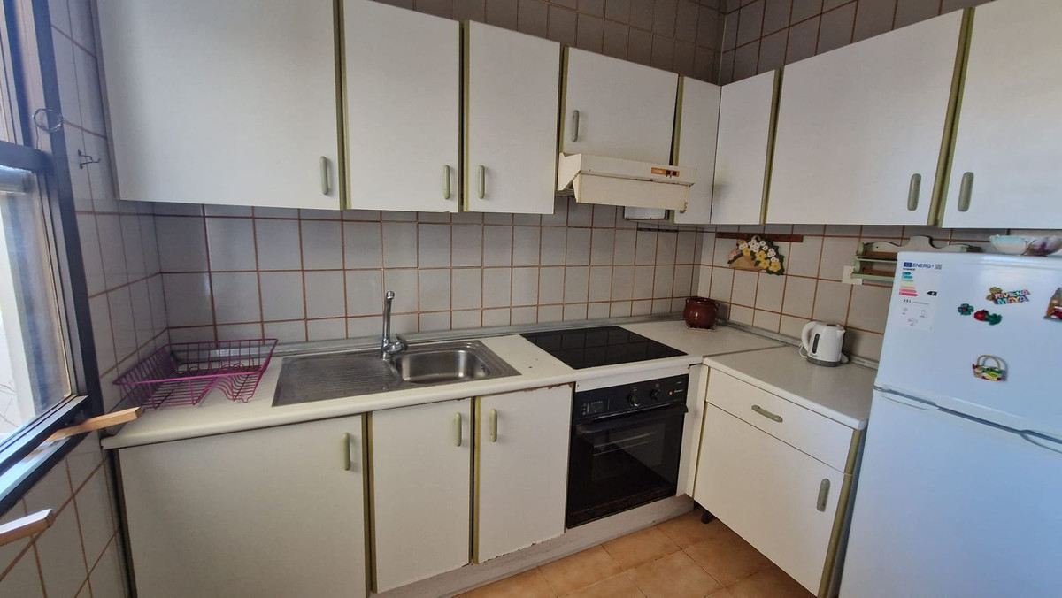 2 Bedroom Apartment for Sale in Estepona — 6