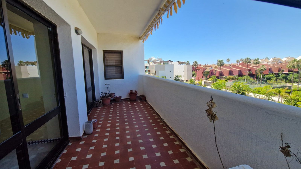 2 Bedroom Apartment for Sale in Estepona — 7