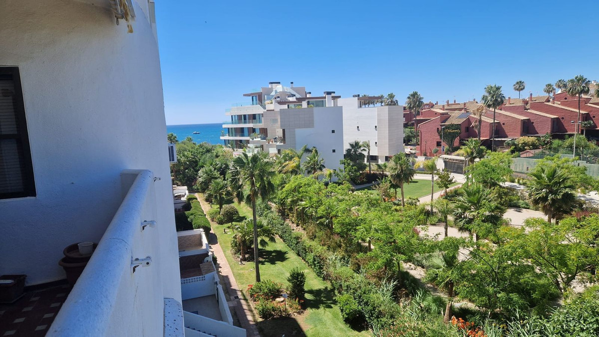 2 Bedroom Apartment for Sale in Estepona — 8