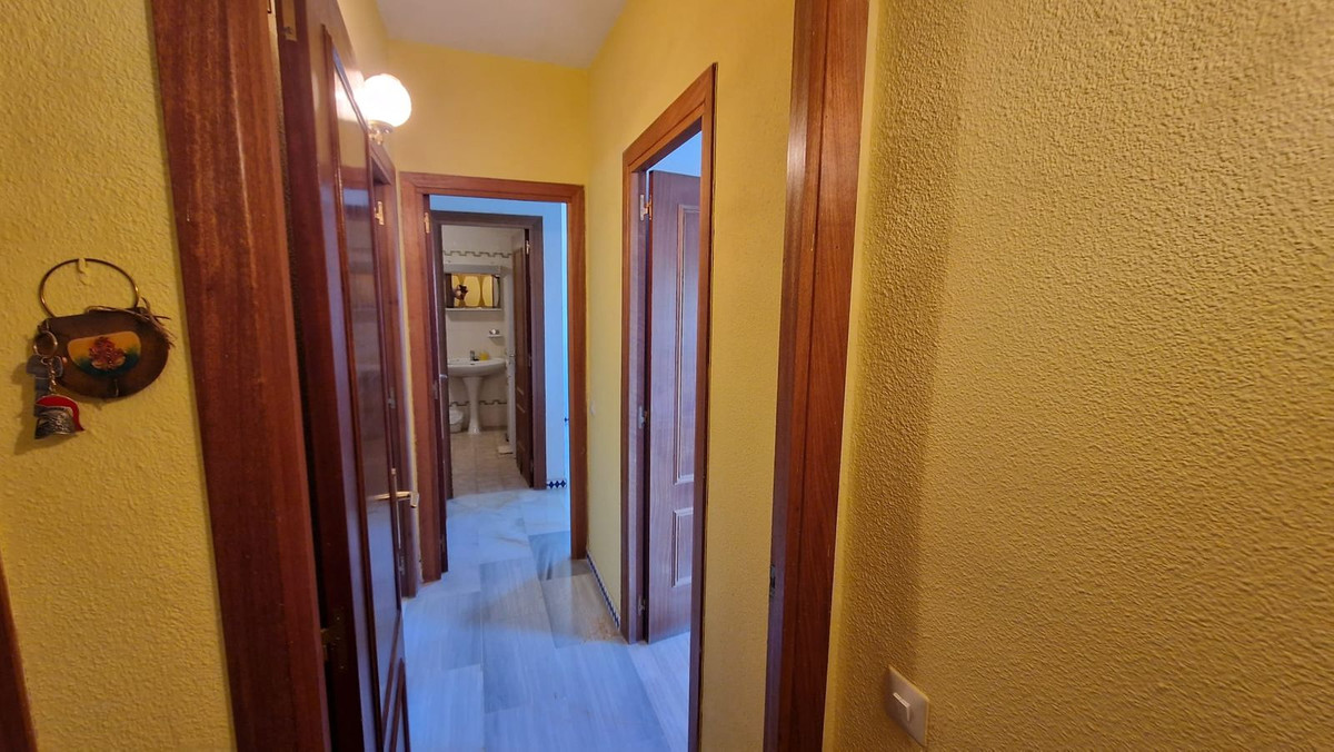 2 Bedroom Apartment for Sale in Estepona — 9