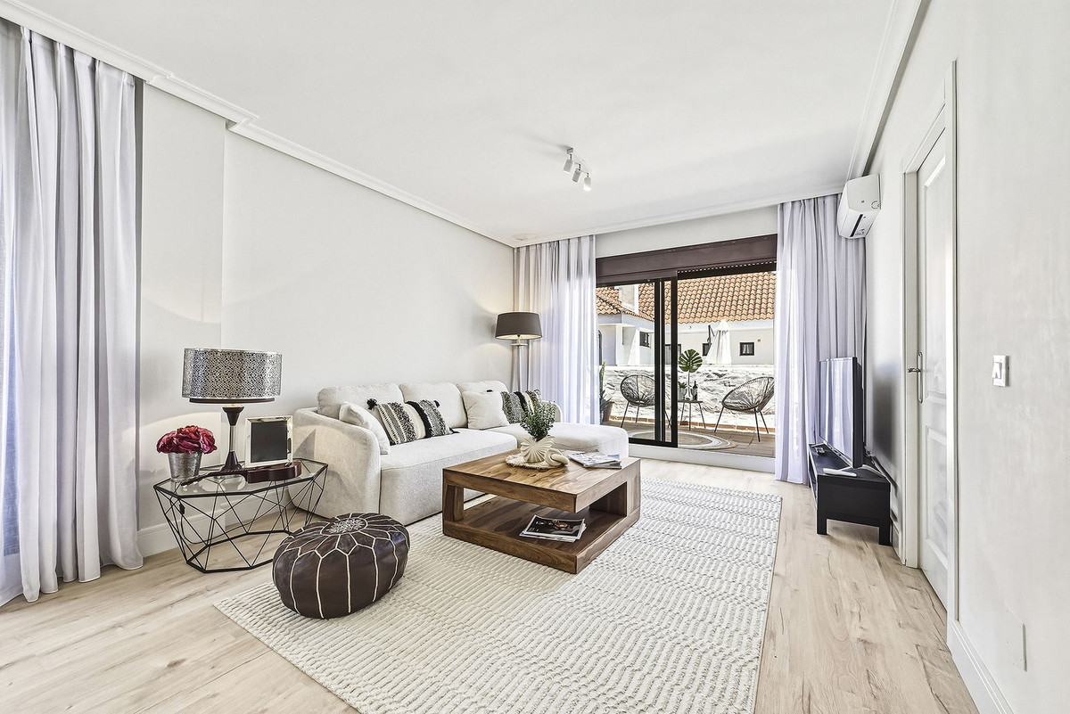 3 Bedroom Apartment for Sale in Nueva Andalucía — view 11