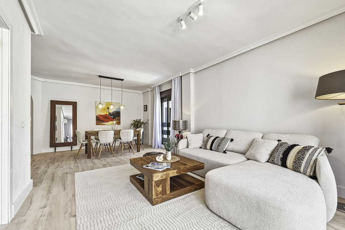 3 Bedroom Apartment for Sale in Nueva Andalucía — view 12
