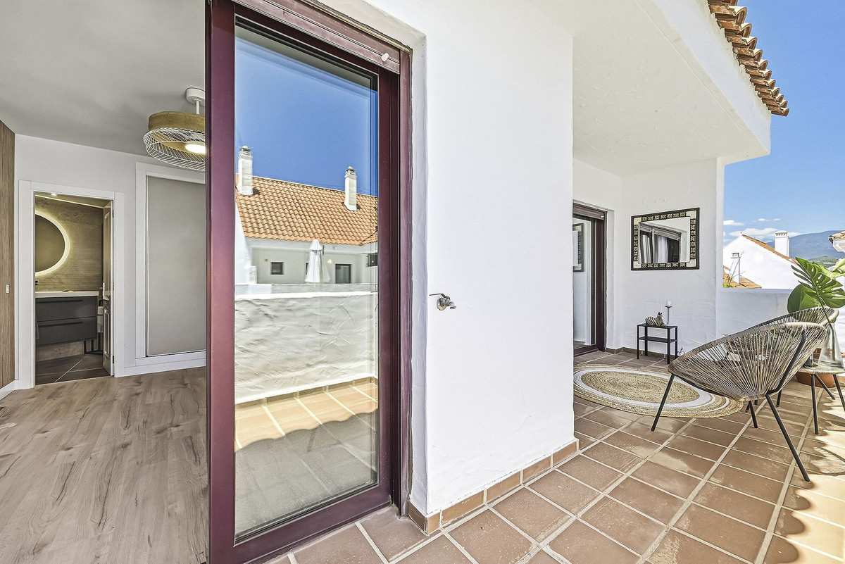 3 Bedroom Apartment for Sale in Nueva Andalucía — view 17